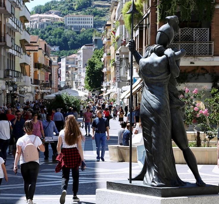Le Sculture B&B Cosenza Exterior photo
